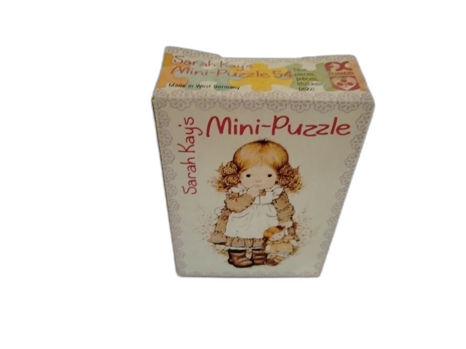 A-229 - Girl with Ragdoll Mini-Puzzle 54 - Photo 4