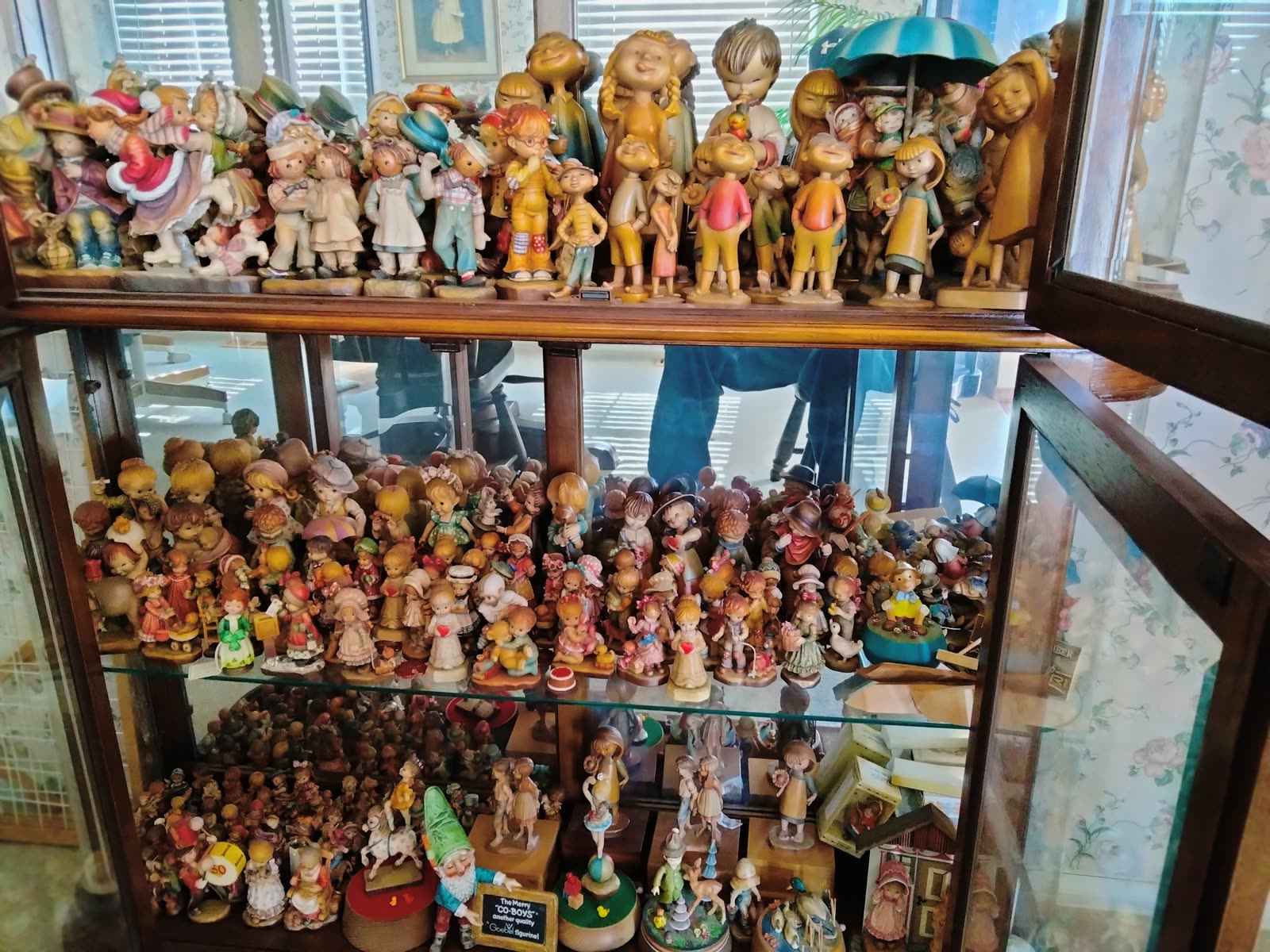 Collectibles display photo 3