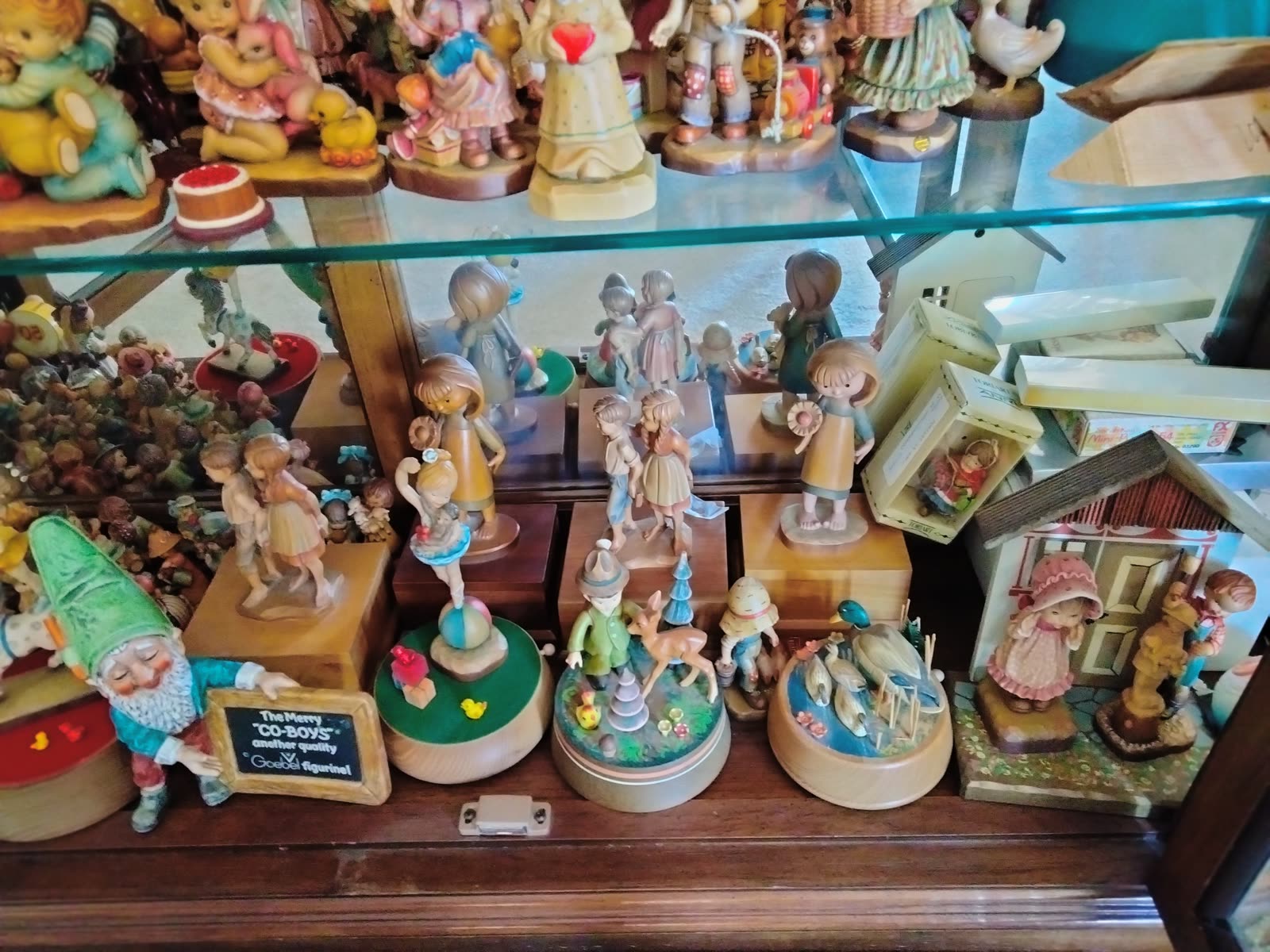 Collectibles display photo 14