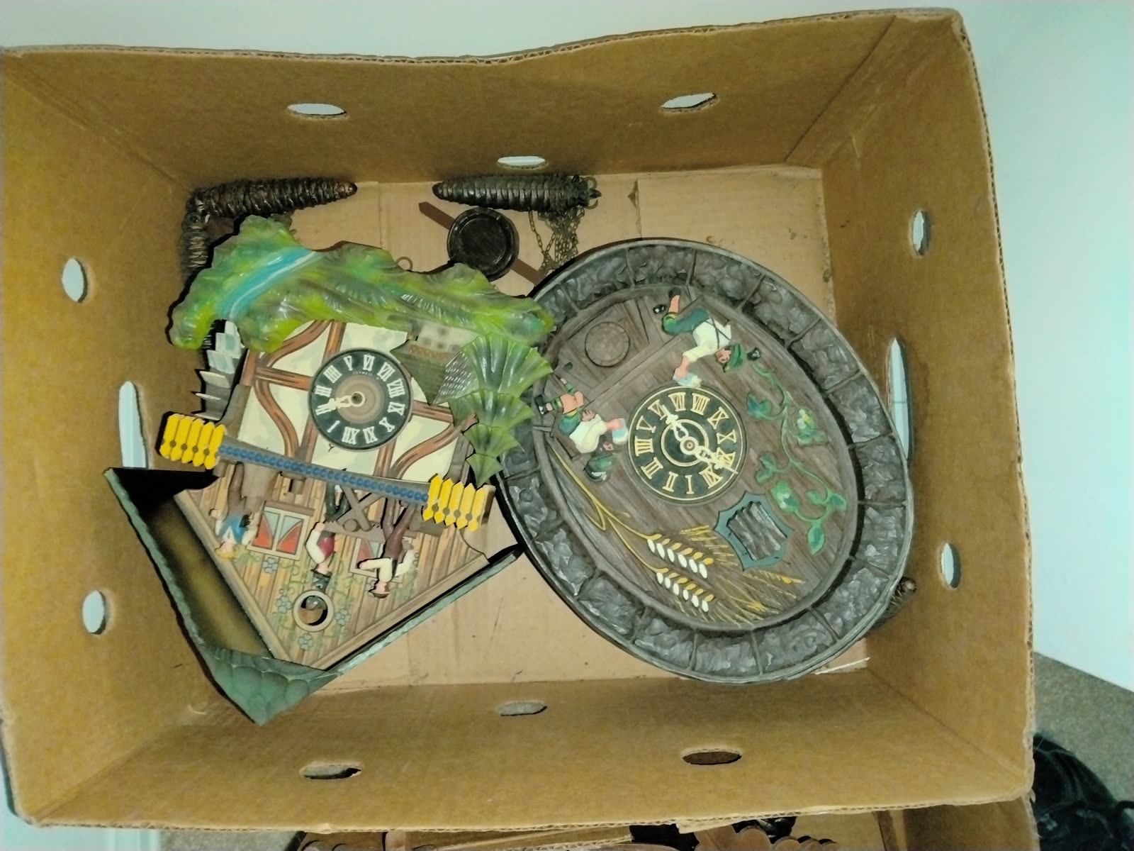 CL-003 Boxed Cuckoo Clock Pair image 3