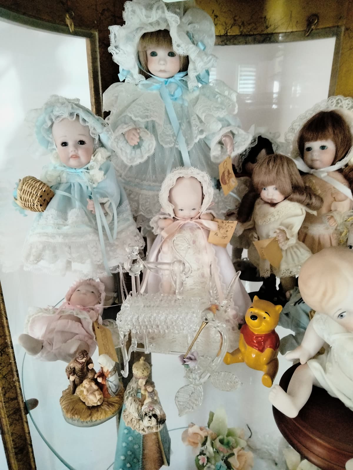 C3-004 Porcelain Doll Display Group image 2