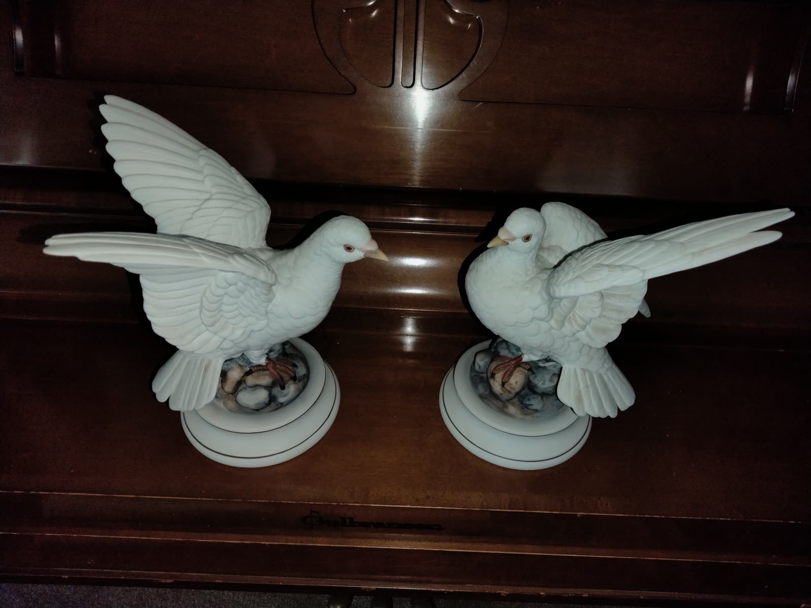 C3-014 Porcelain Dove Figurine Pair image 2