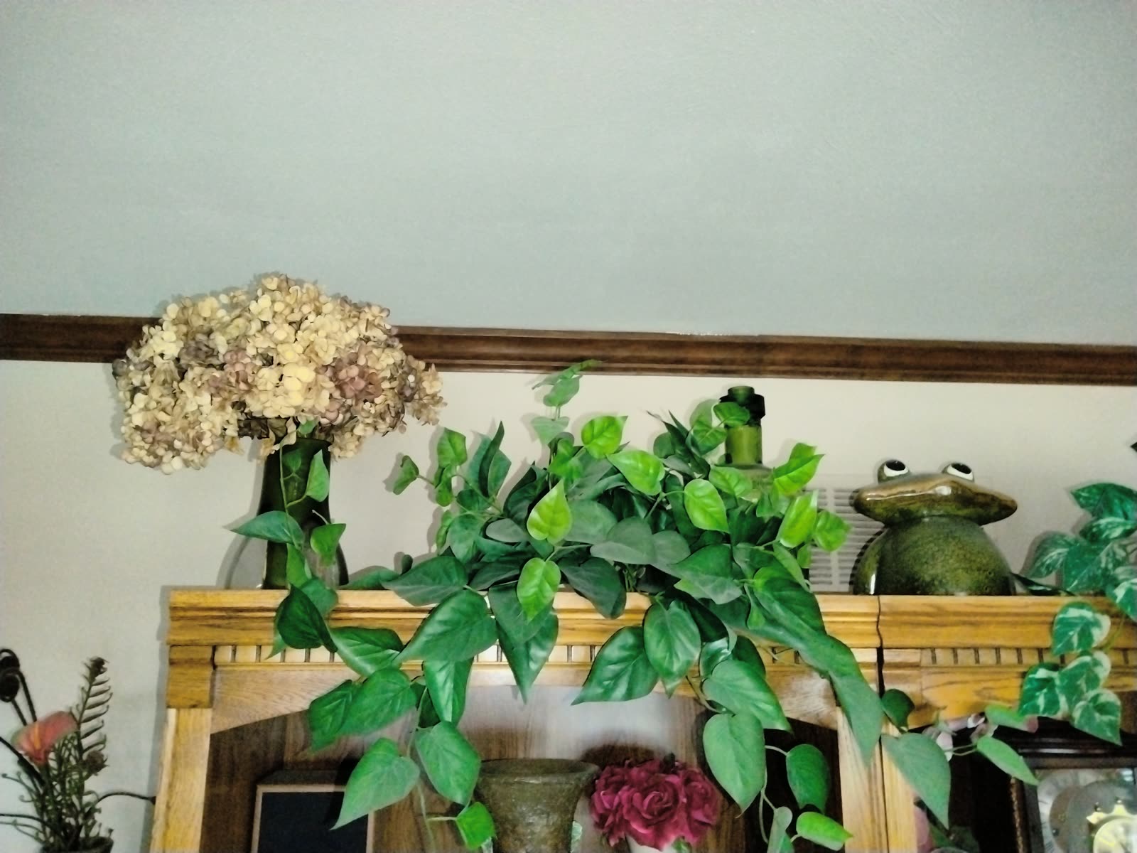 FL-017 Greenery Garland And Dried Floral Decor Lot image 1