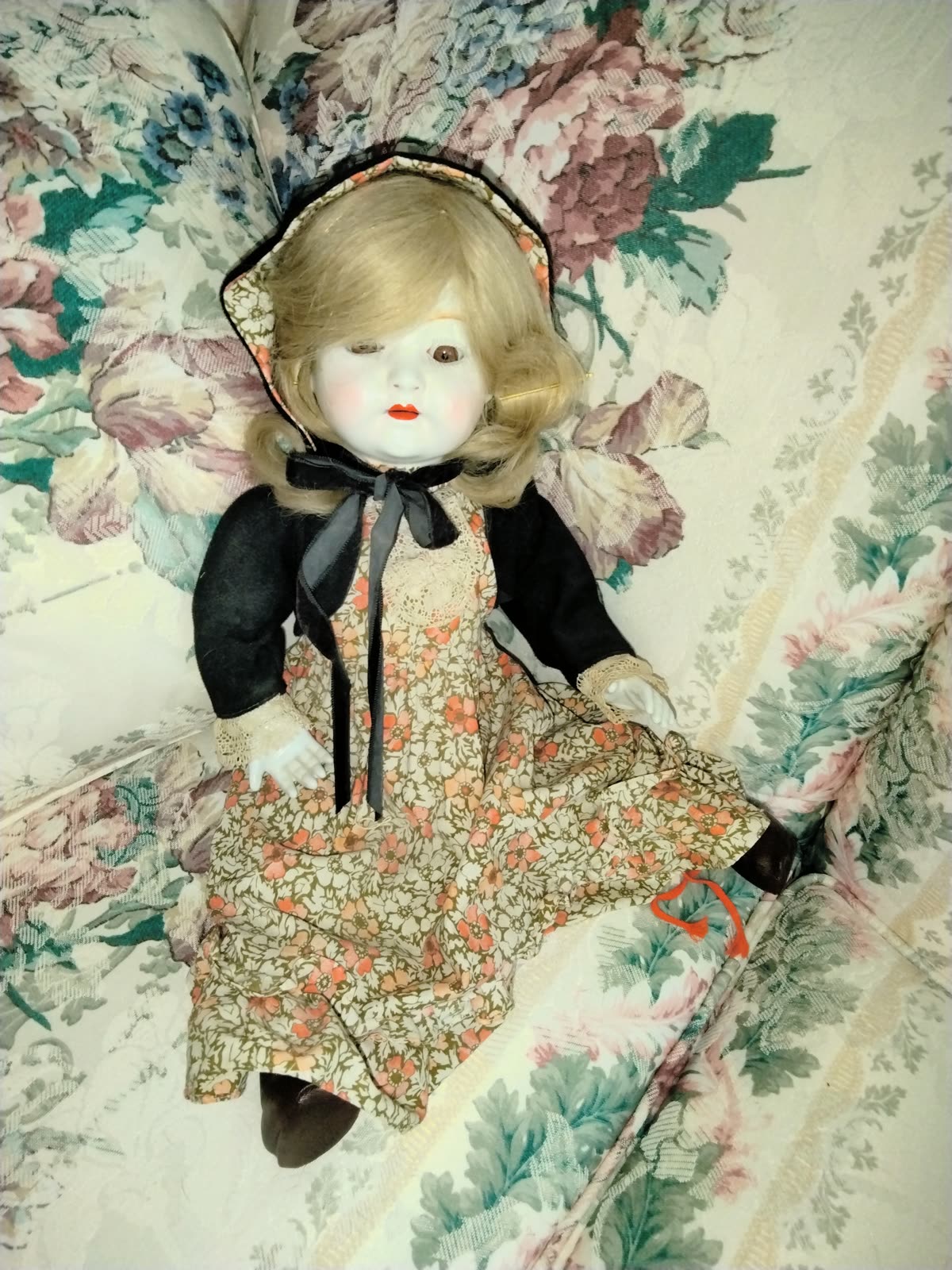 C3-010 Porcelain Doll (floral Dress) image 1