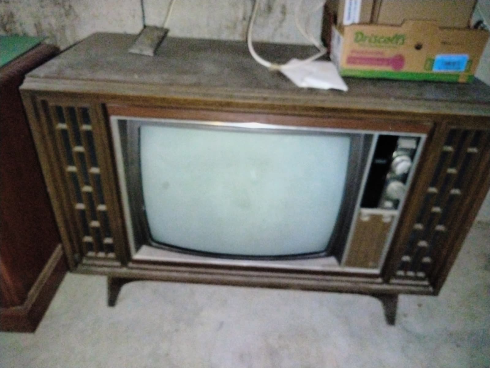 DS-004 Vintage Console Television image 1