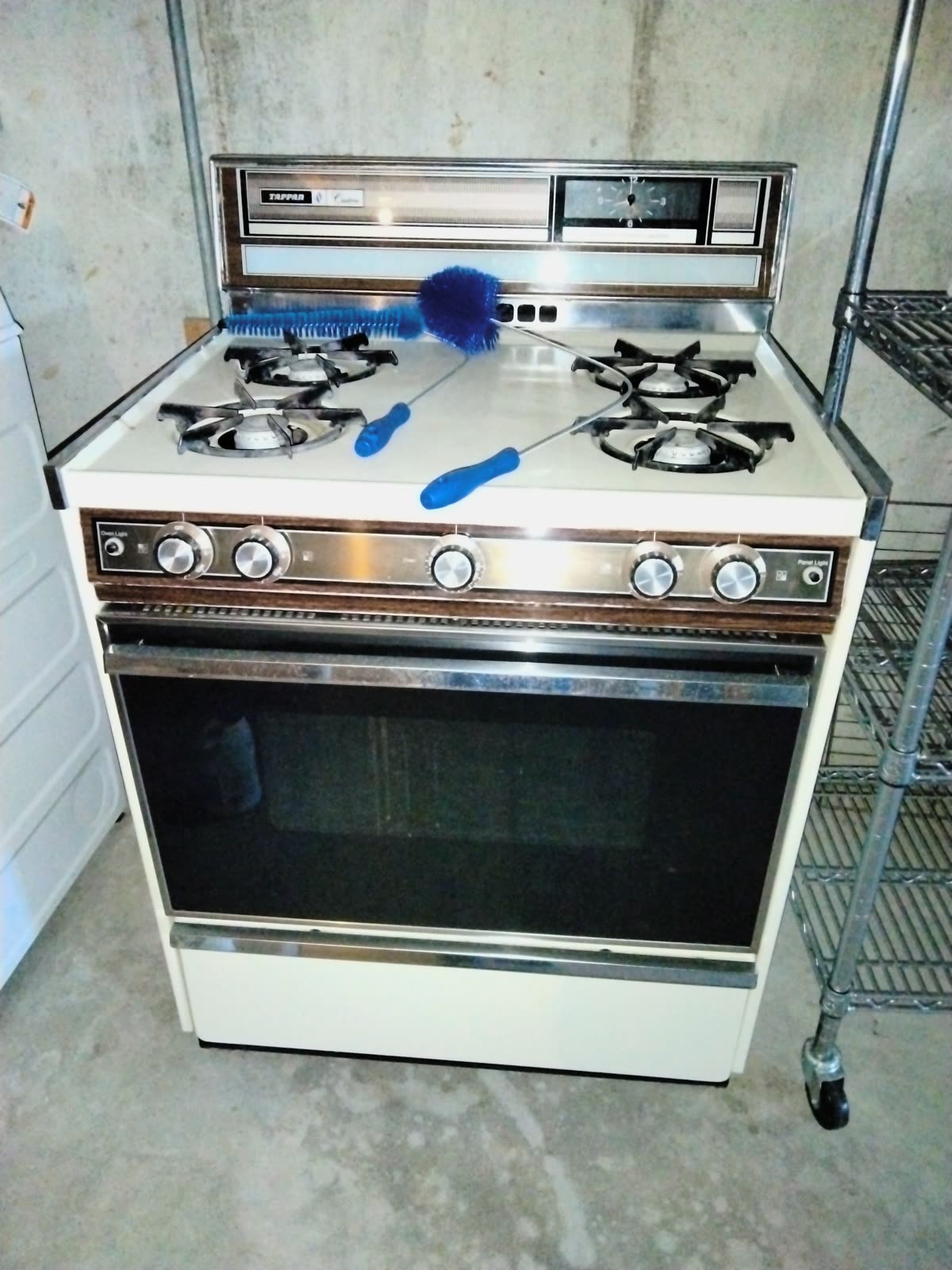 DS-002 Vintage Tappan Gas Stove image 1