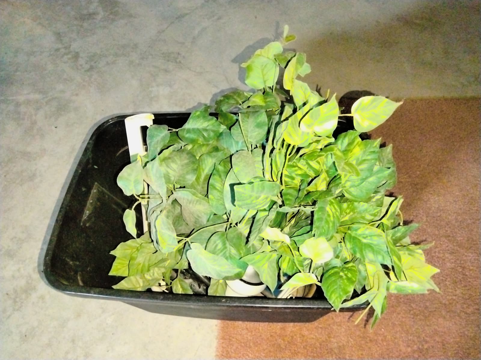 FL-025 Artificial Ivy Arrangement In Planter image 1