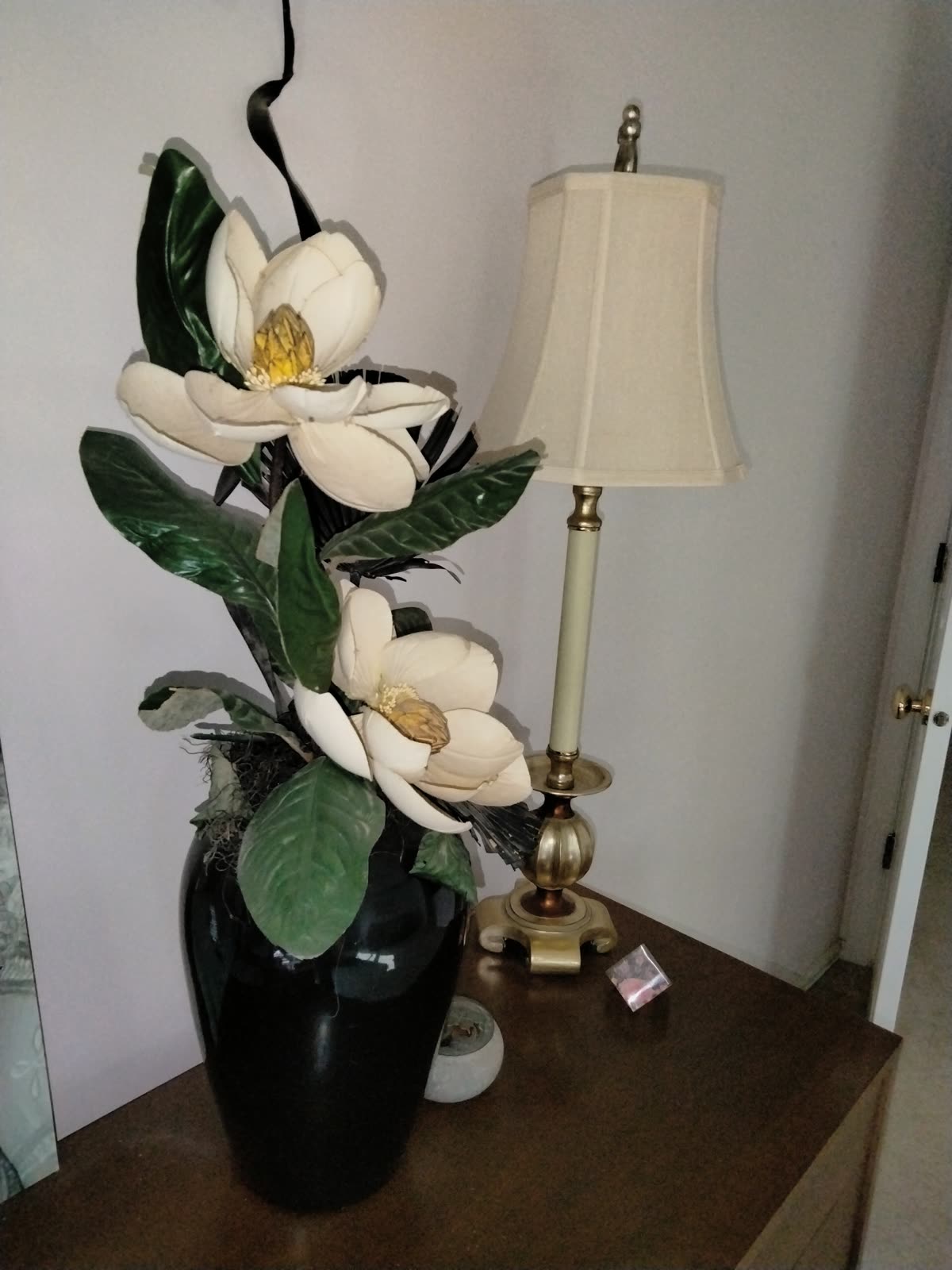 FL-005 Magnolia Floral Arrangement In Black Vase image 1