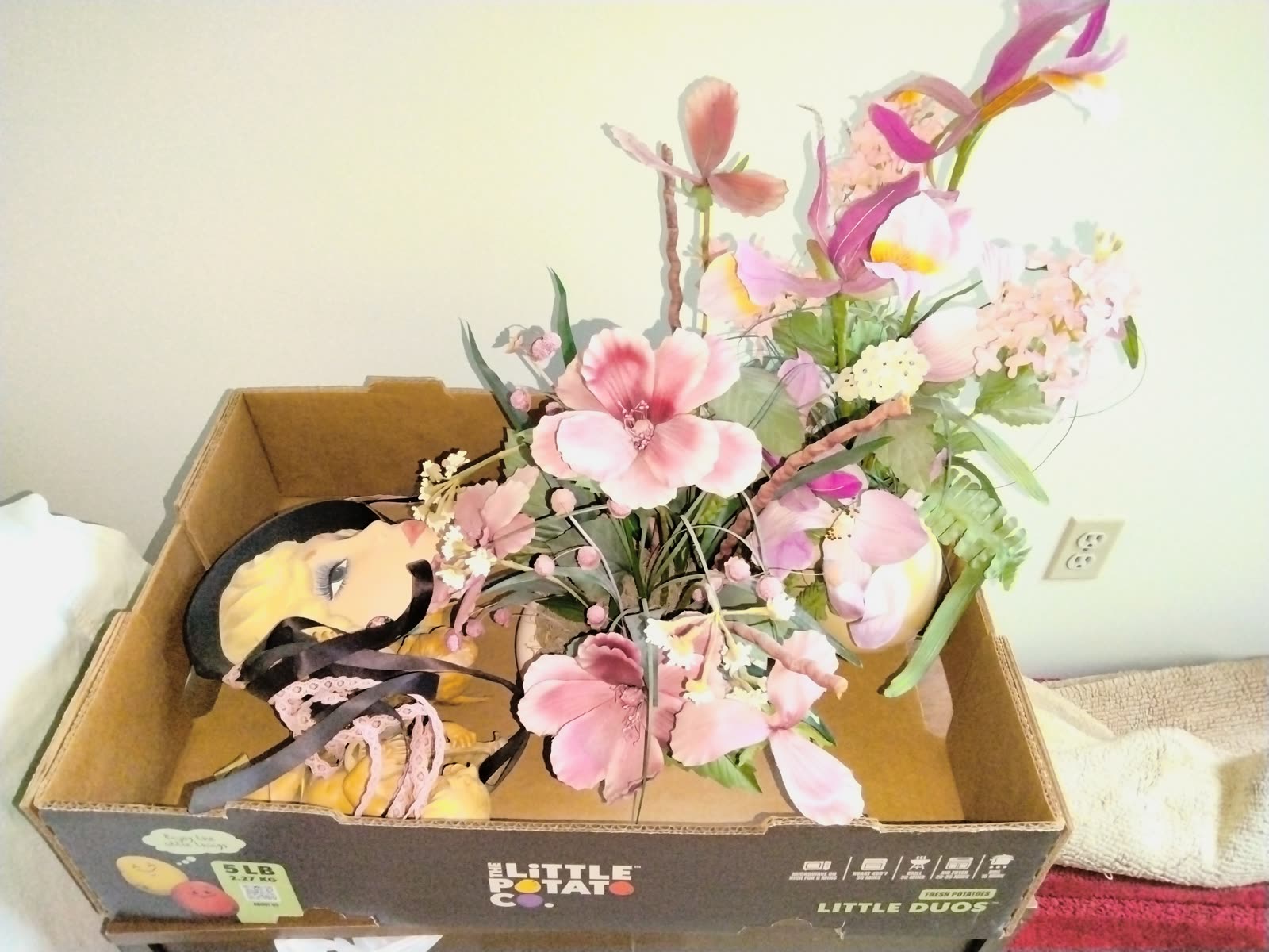 FL-022 Decorative Floral Tray Display image 1