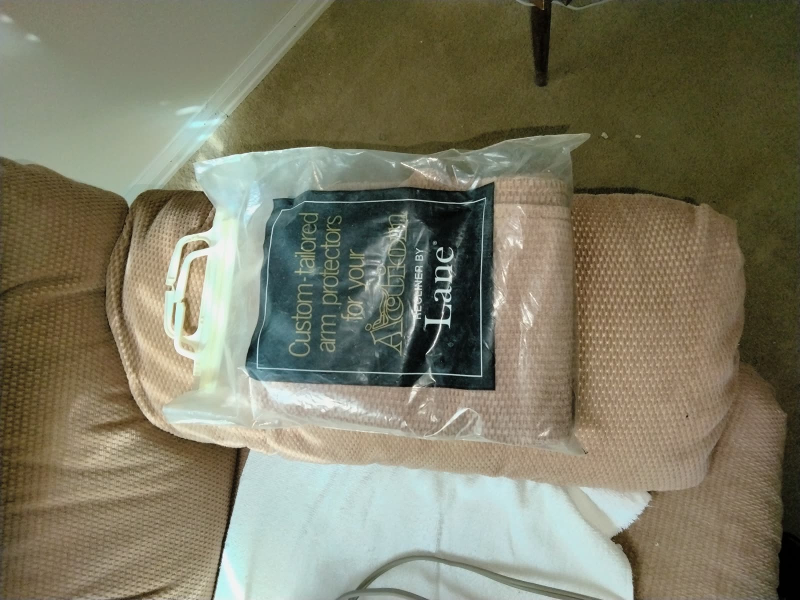 B1-007 LazyBoy Recliner image 3