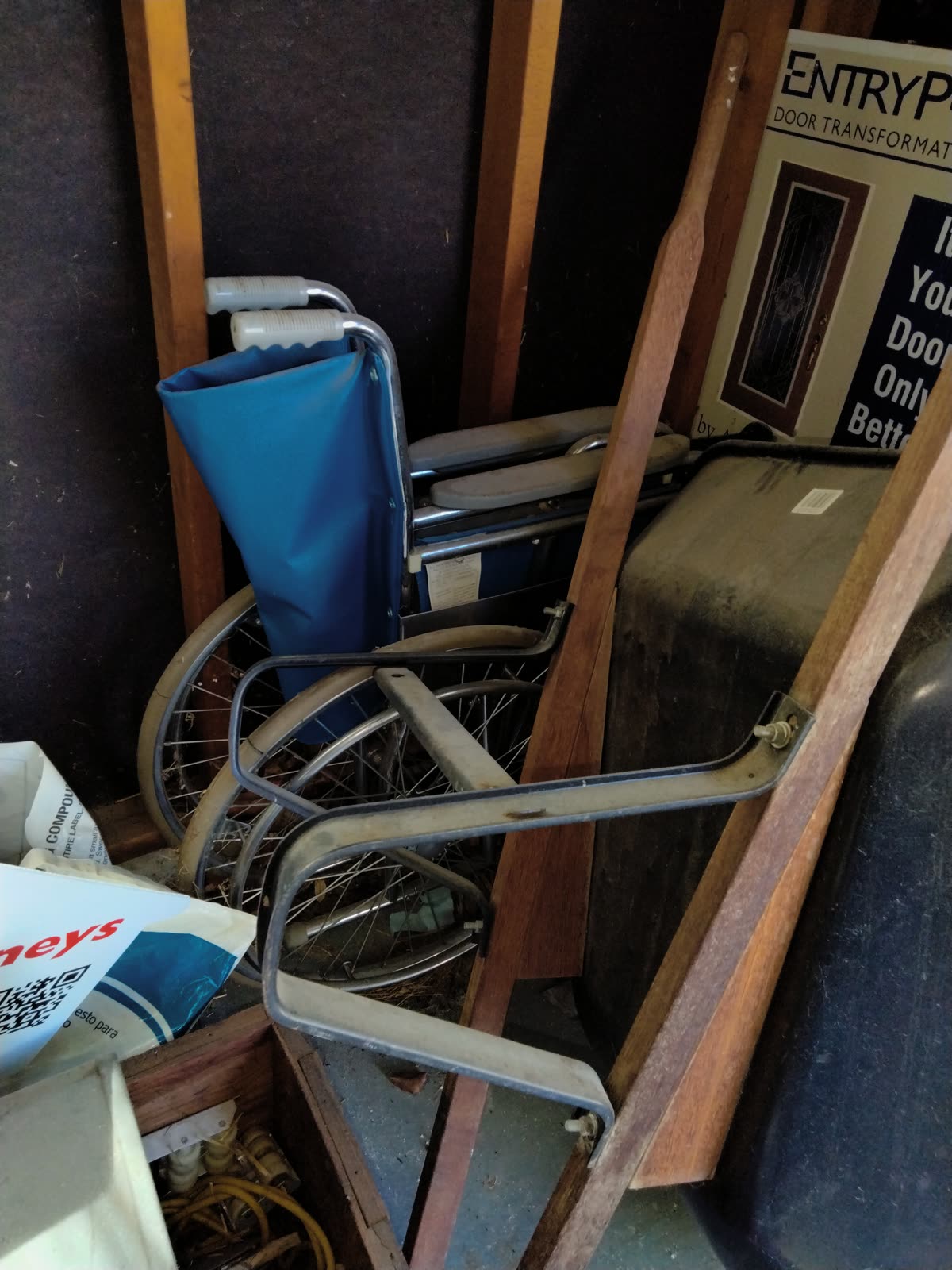 GA-006 Wheelbarrow image 1