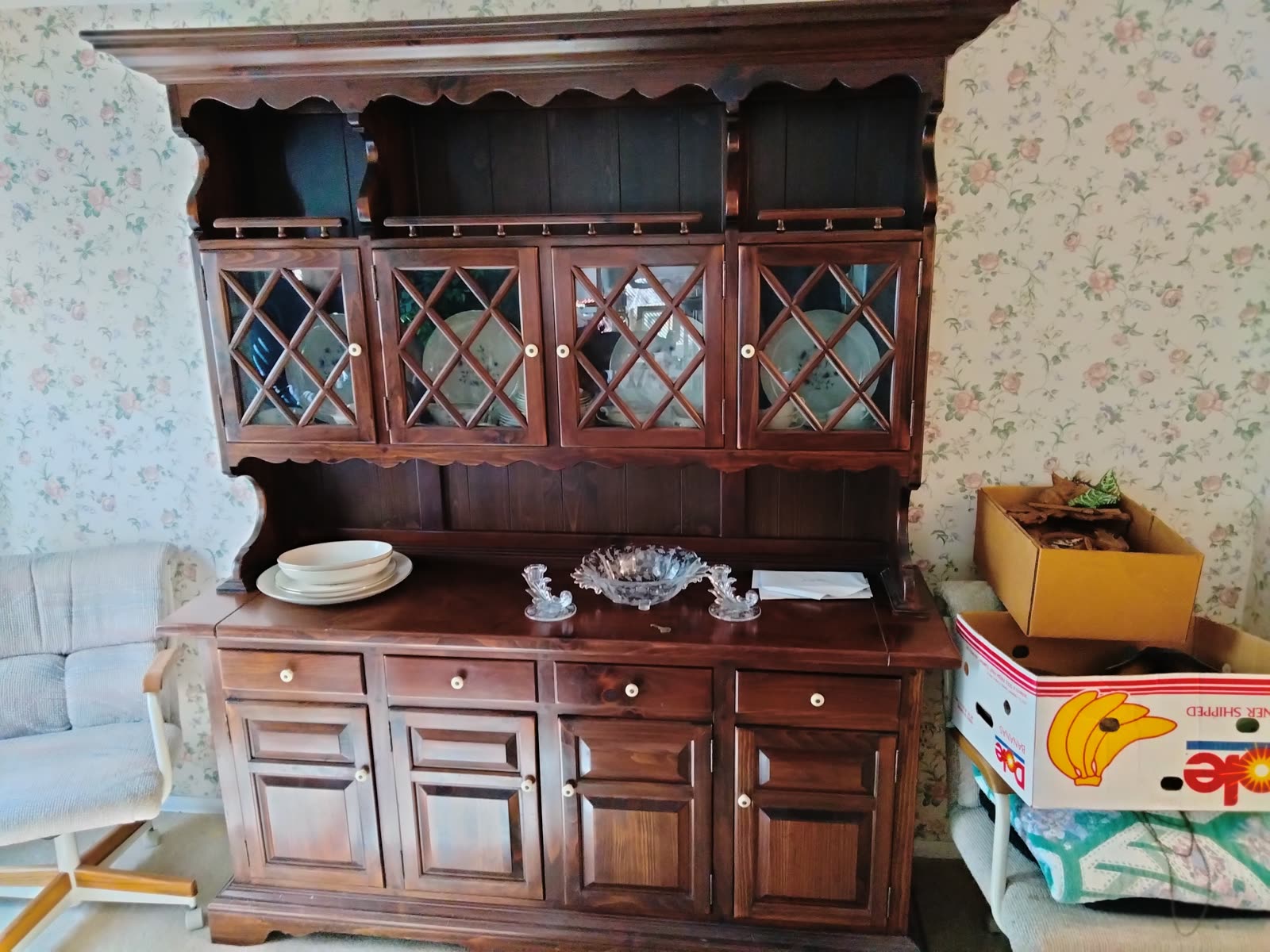 DN-001 Dining Hutch / China Cabinet image 1