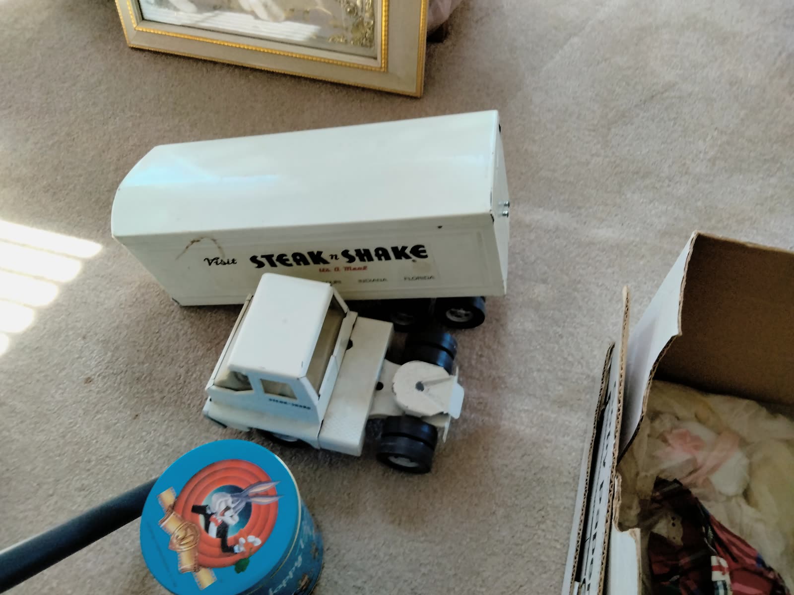 C5-012 Steak n Shake Truck image 1