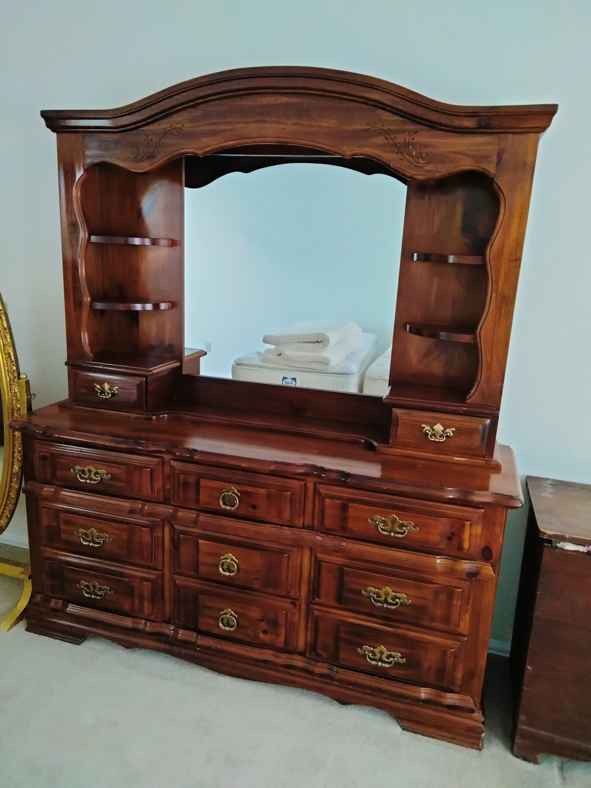 B1-001 Dresser With Mirror Hutch image 1