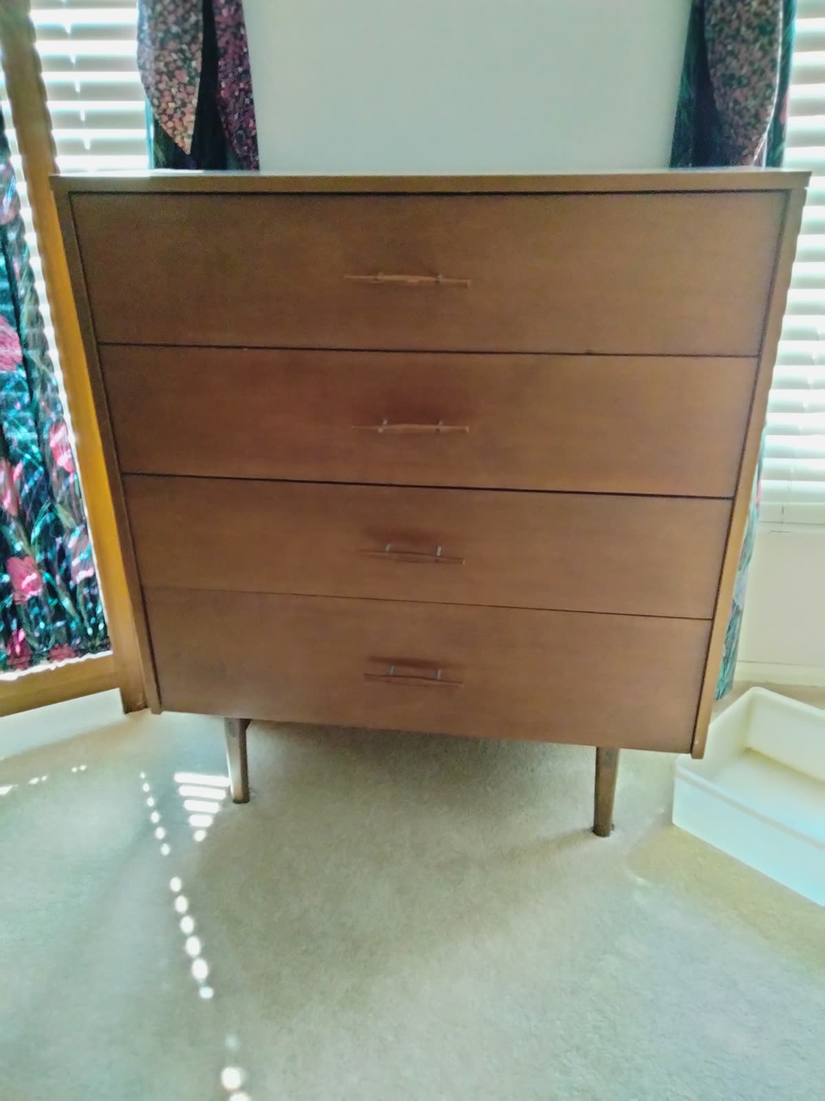 B2-002 Mid-Century 4-Drawer Chest image 1