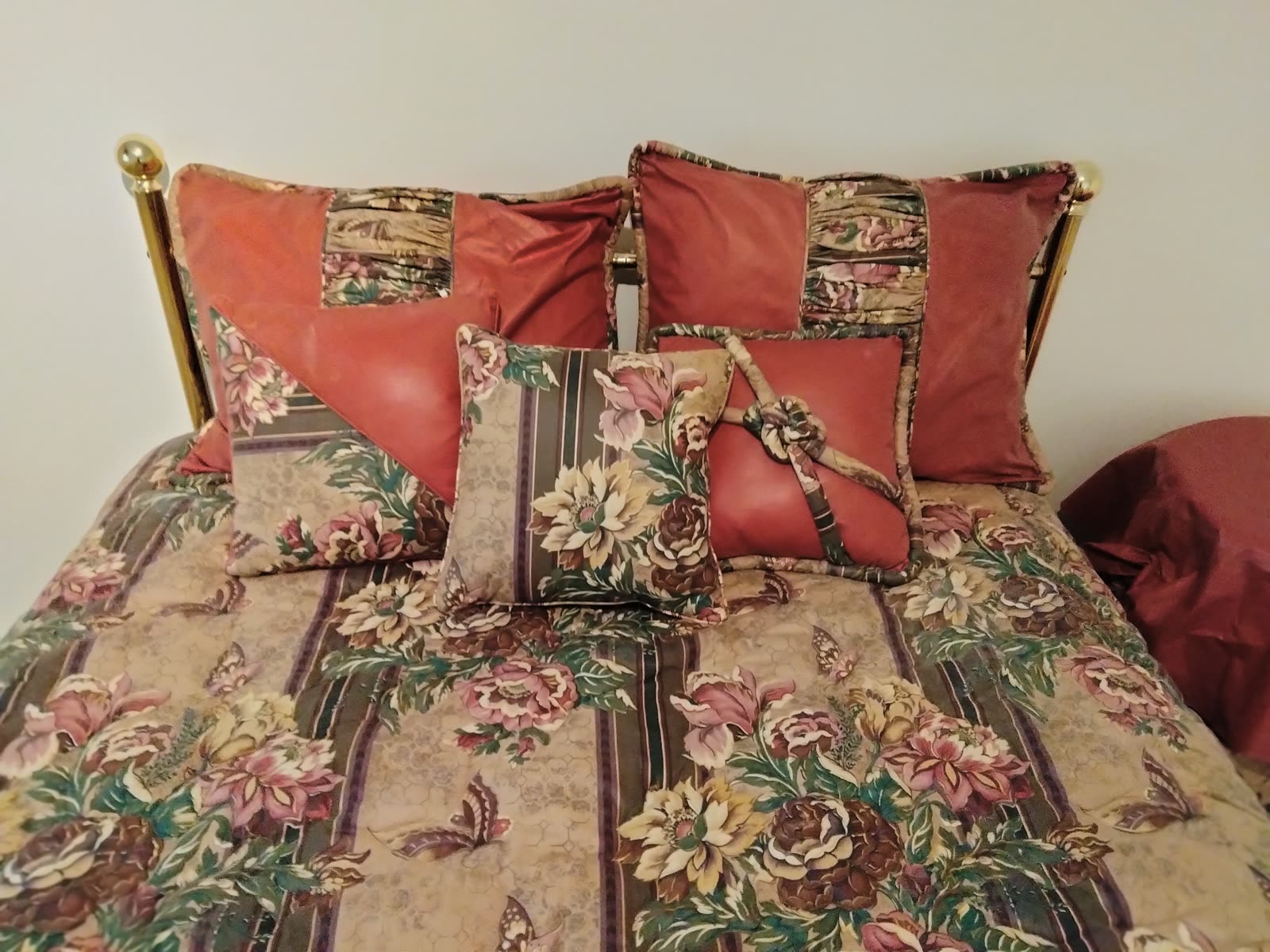 B3-001 Metal Frame Bed image 3