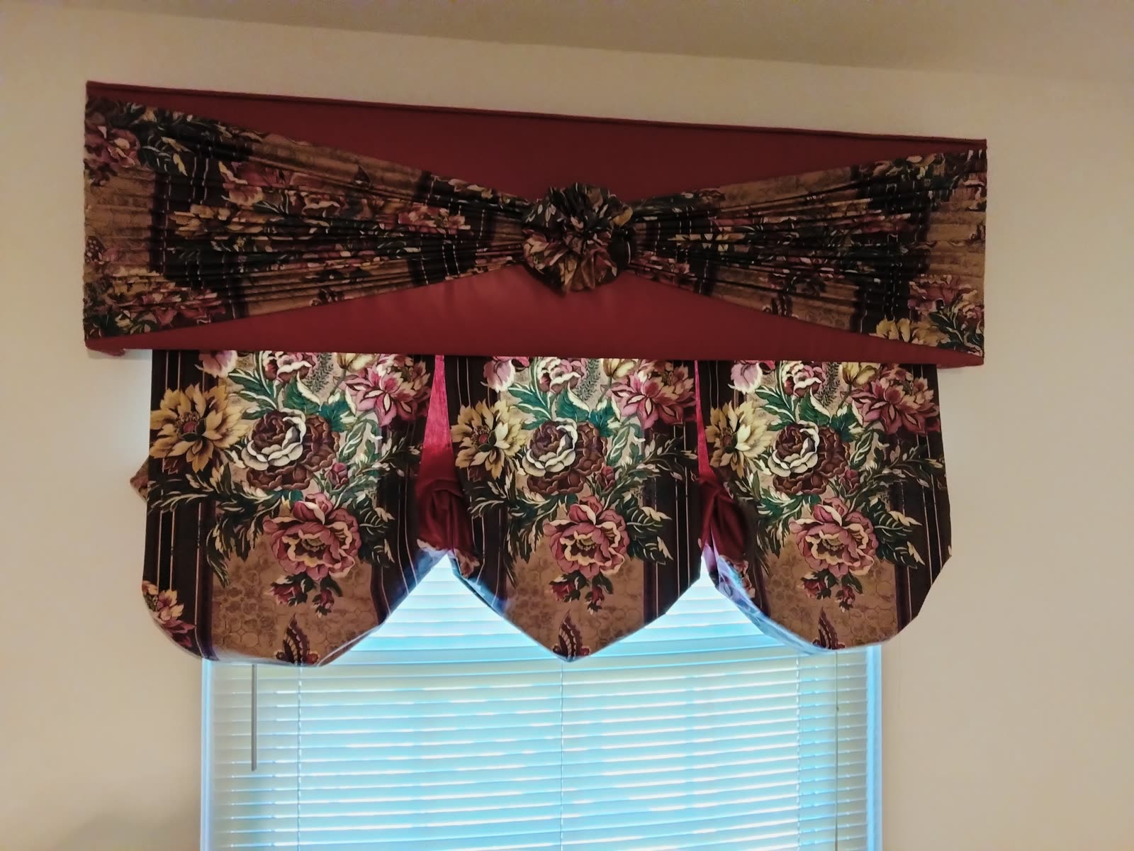 B3-002 Custom Window Draperies image 1