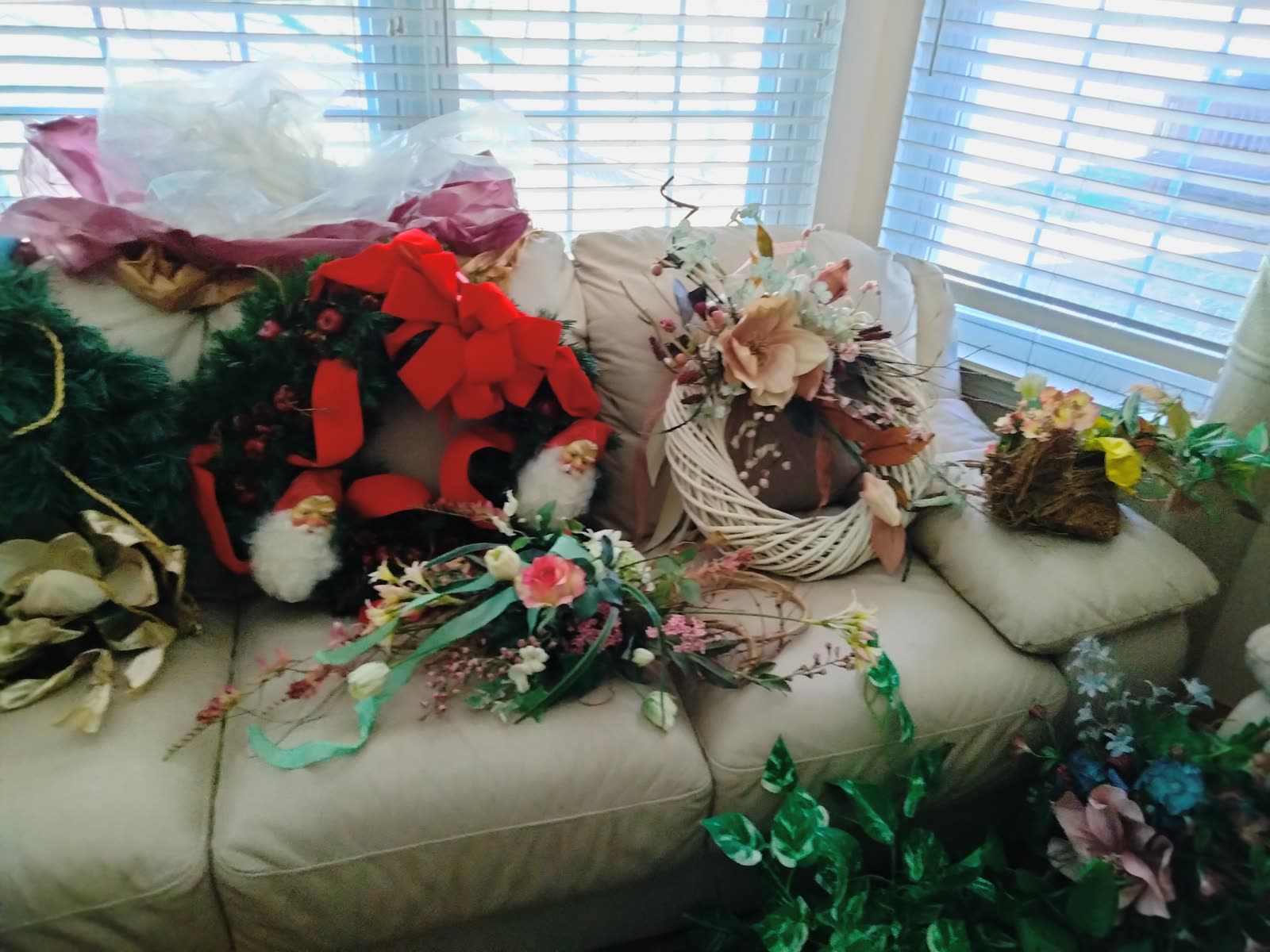 FD-001 Decorative Wreaths and décor image 2